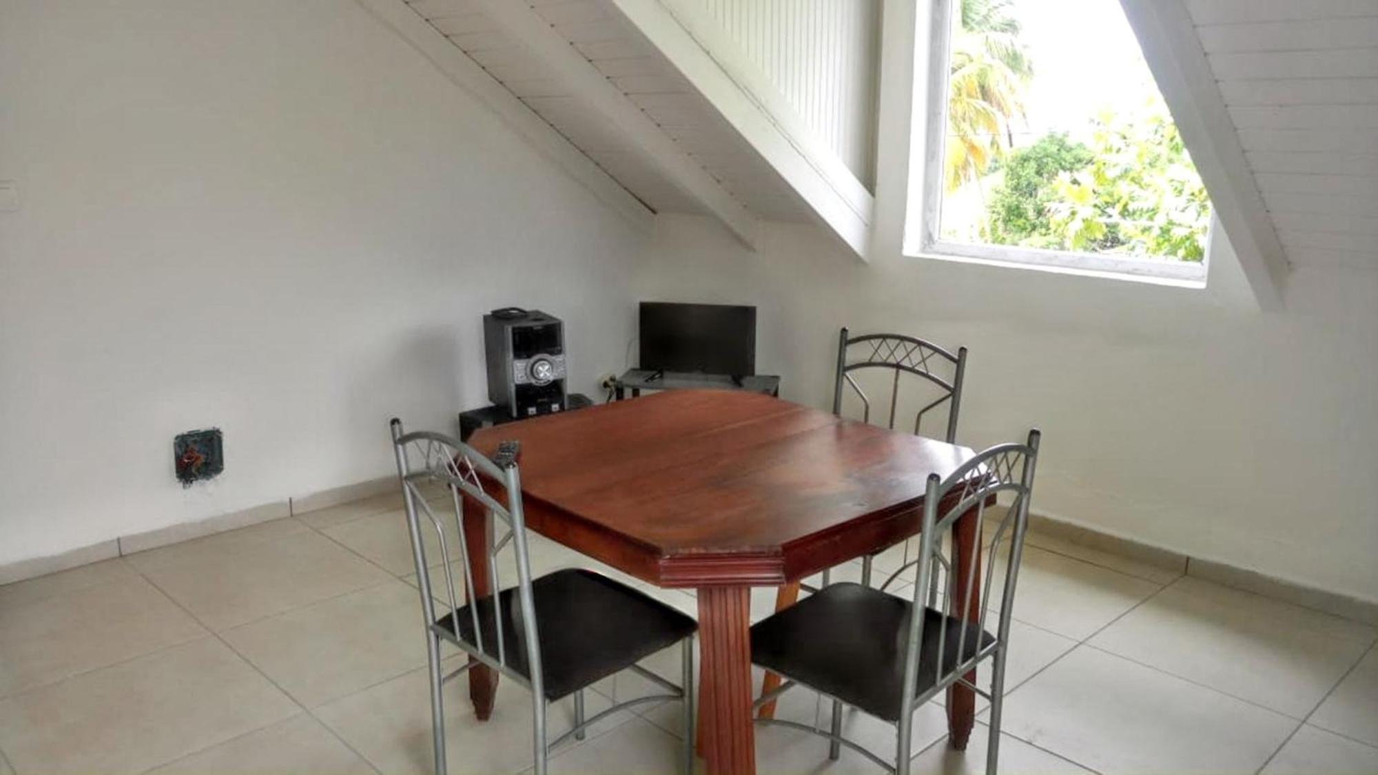 Appartement Enchanteur A Capesterre De Marie Galante 40m² Climatise *
